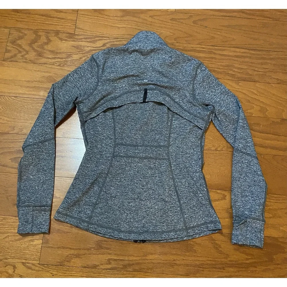 Lululemon Define Vented Thumb Holes Jacket Size 10 Full Zip Gray Black Excellent